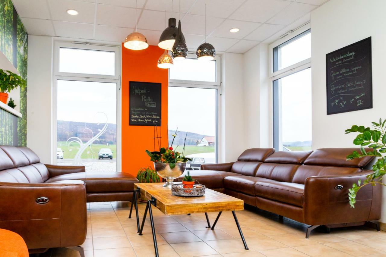 Nemetz-Motel Boheimkirchen Eksteriør billede